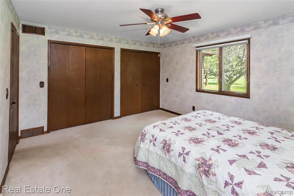 9050 Earhart Road South Lyon, MI 48178 - Photo 20 of 55