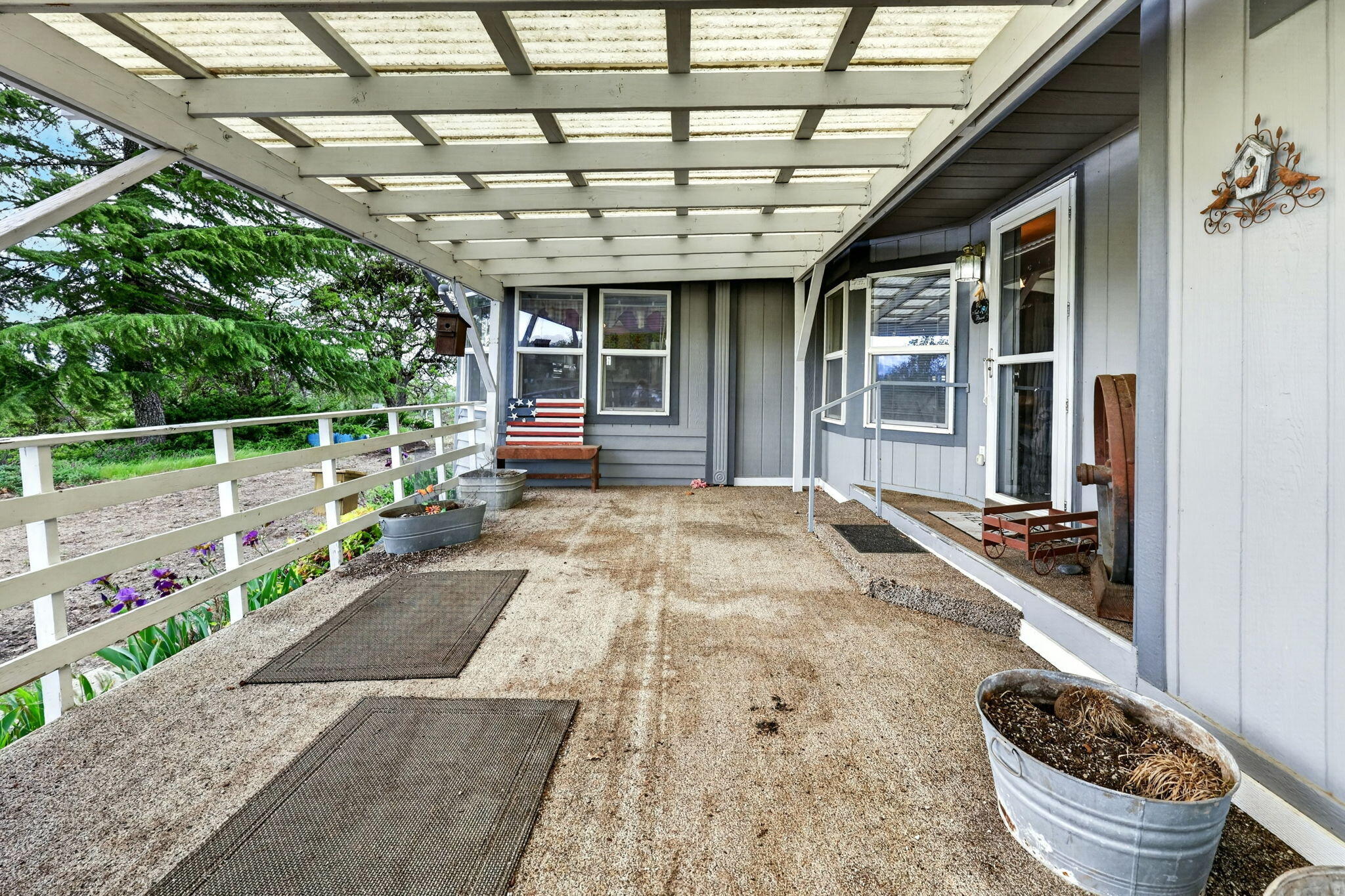 1374 West Linn Road Eagle Point, OR 97524 - Photo 18 of 45 Porch