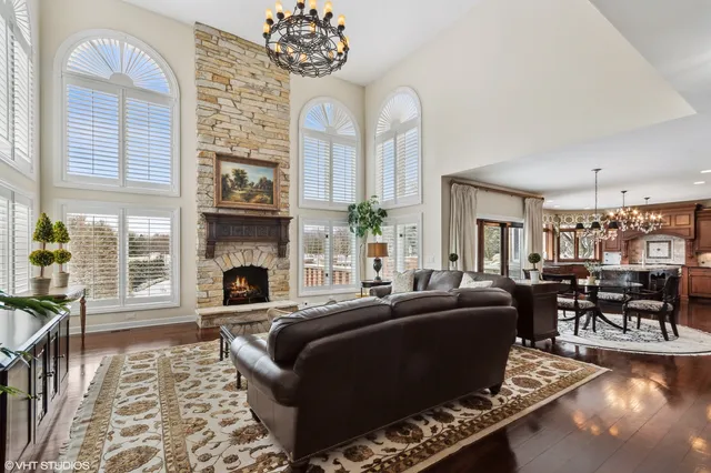 $1,899,900 | 11 Moate Lane, Barrington Hills, IL 60010