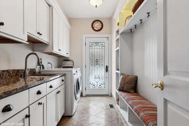 $1,899,900 | 11 Moate Lane, Barrington Hills, IL 60010