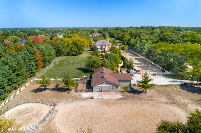 $1,899,900 | 11 Moate Lane, Barrington Hills, IL 60010