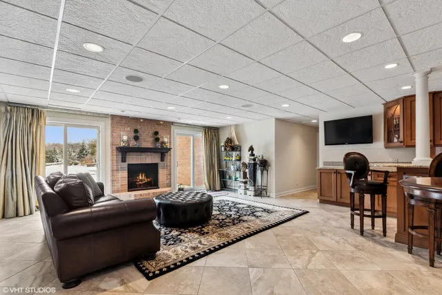 $1,899,900 | 11 Moate Lane, Barrington Hills, IL 60010