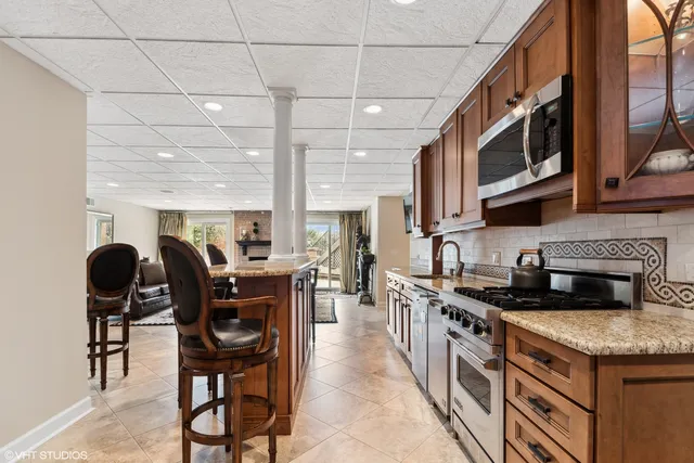 $1,899,900 | 11 Moate Lane, Barrington Hills, IL 60010