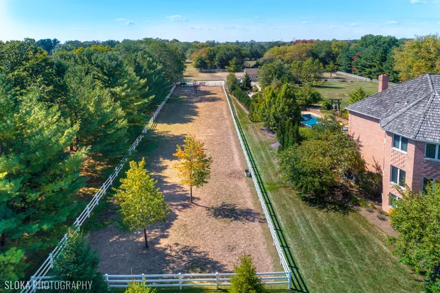 $1,899,900 | 11 Moate Lane, Barrington Hills, IL 60010