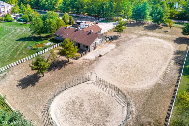 $1,899,900 | 11 Moate Lane, Barrington Hills, IL 60010