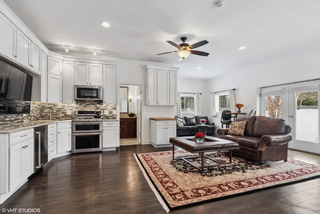 $1,899,900 | 11 Moate Lane, Barrington Hills, IL 60010