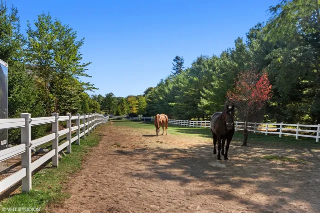 $1,899,900 | 11 Moate Lane, Barrington Hills, IL 60010