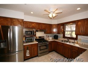 52 Camelot Drive Rochester, IL 62563 - Photo 11 of 21