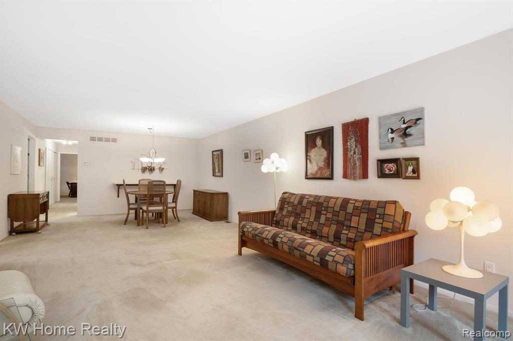 29691 Pine Ridge Circle Farmington Hills, MI 48331 - Photo 15 of 39