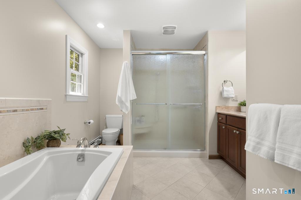 33 Topledge Road Redding, CT 06896 - Photo 19 of 36