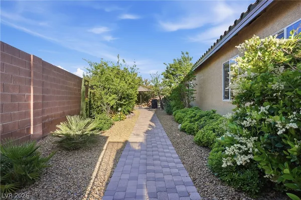 $725,000 | 10308 Thunder Peak Street, Las Vegas, NV 89178