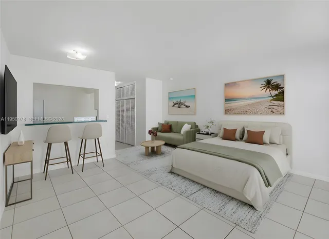 $1,700 | 1441 Lincoln Road, Unit 411, Miami Beach, FL 33139