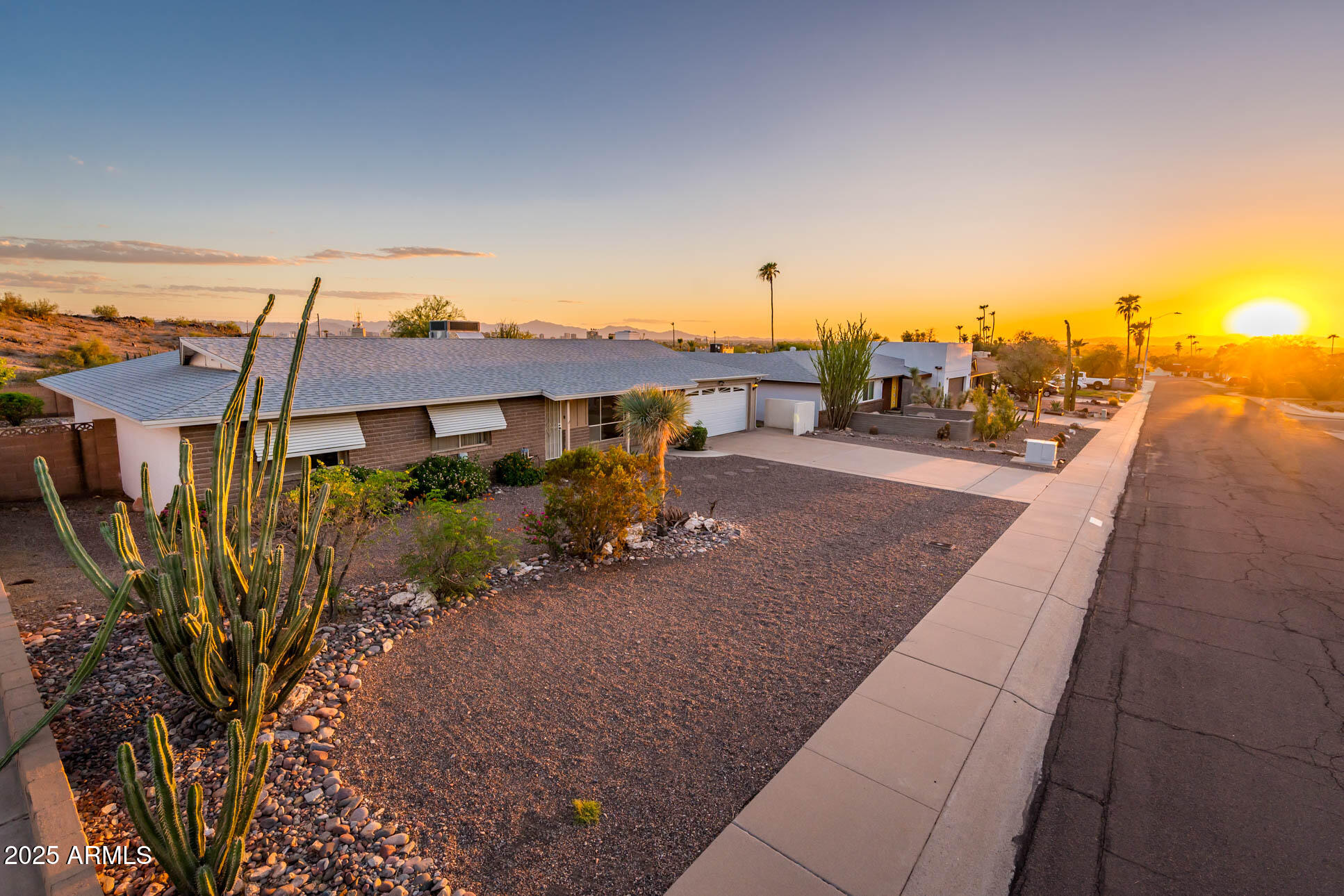 2431 East Ocotillo Road Phoenix, AZ 85016 - Photo 3 of 47 2431 E Ocotillo Rd - MLS-3