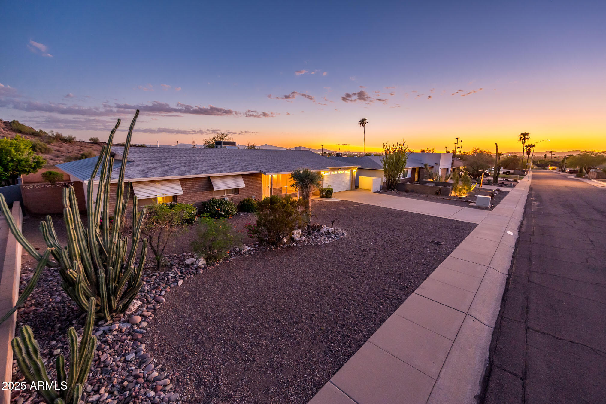 2431 East Ocotillo Road Phoenix, AZ 85016 - Photo 4 of 47 2431 E Ocotillo Rd - MLS-5