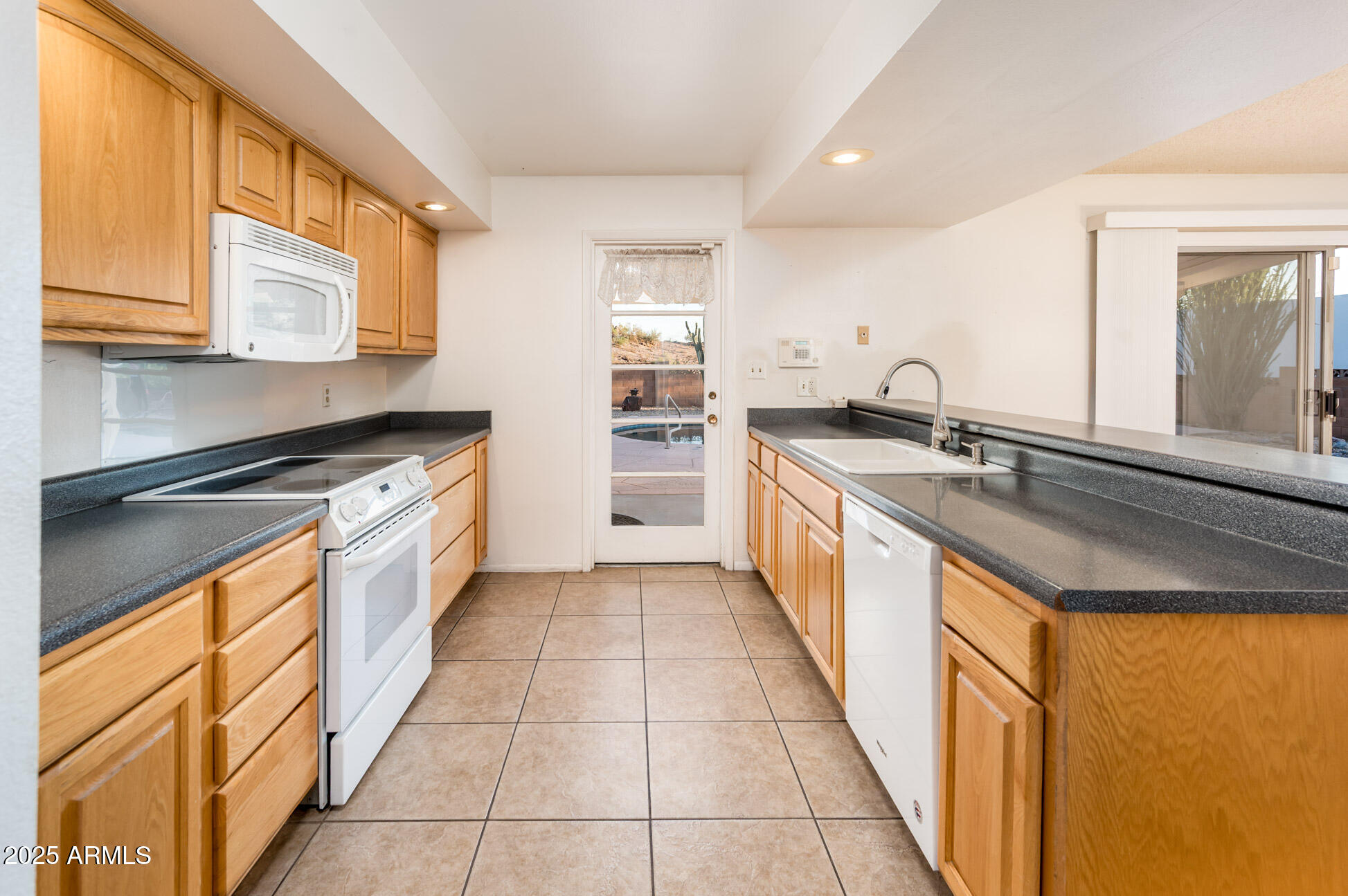 2431 East Ocotillo Road Phoenix, AZ 85016 - Photo 8 of 47 2431 E Ocotillo Rd - MLS-15