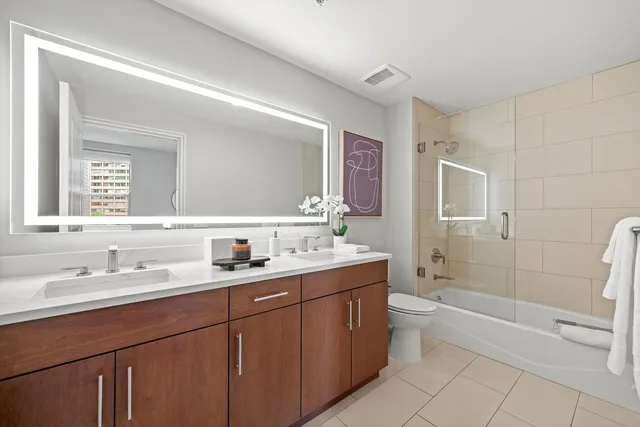 $895,000 | 850 North Lake Shore Drive, Unit 807, Chicago, IL 60611