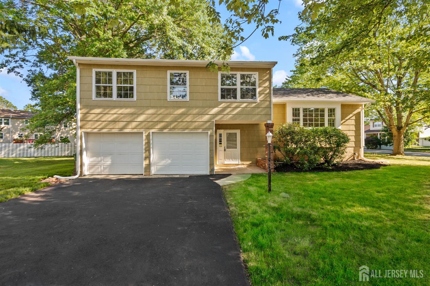 17 Meredith Road Edison, NJ 08817 - Photo 1 of 37