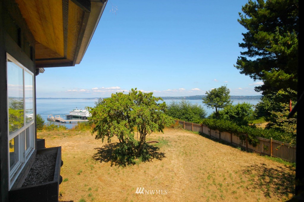 10352 Southwest Cowan Road Vashon, WA 98070 - Photo 1 of 18 Gallery Image 1