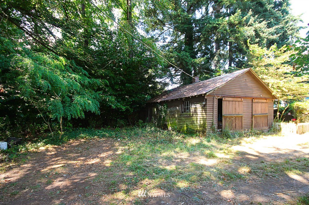 10352 Southwest Cowan Road Vashon, WA 98070 - Photo 15 of 18 Gallery Image 15
