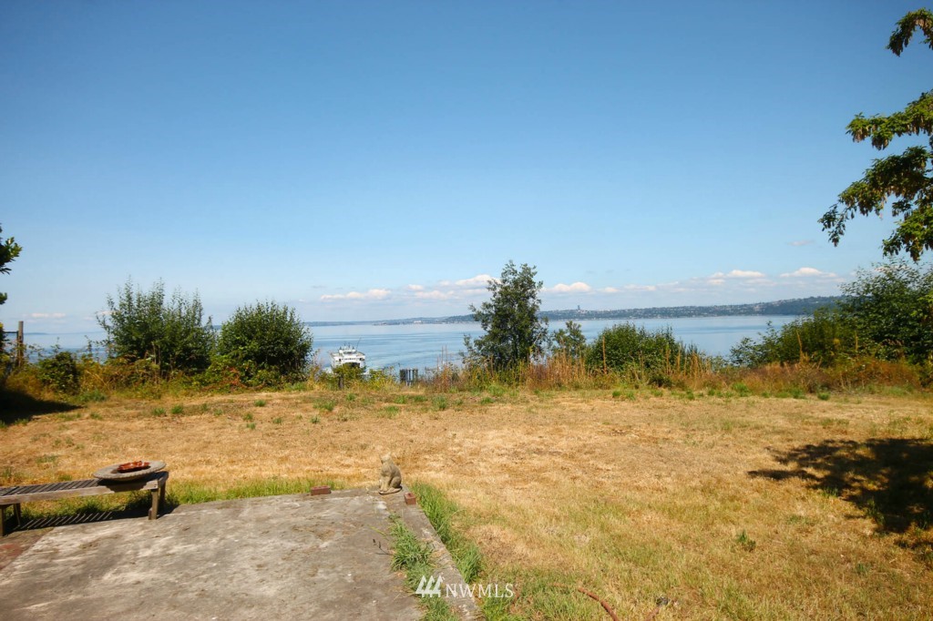 10352 Southwest Cowan Road Vashon, WA 98070 - Photo 5 of 18 Gallery Image 5