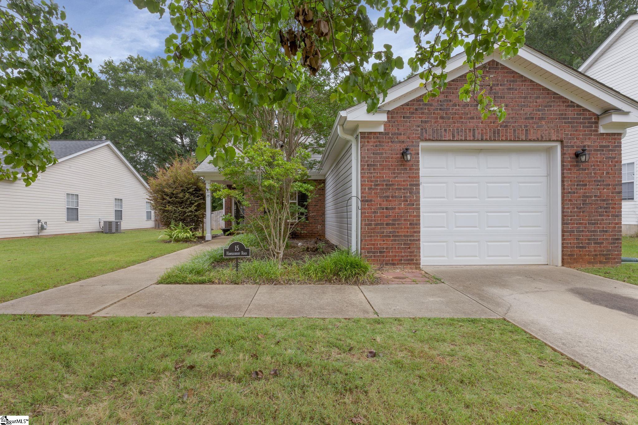15 Hawkesbury Road Simpsonville, SC 29681 - Photo 1 of 44 Gallery Image 1