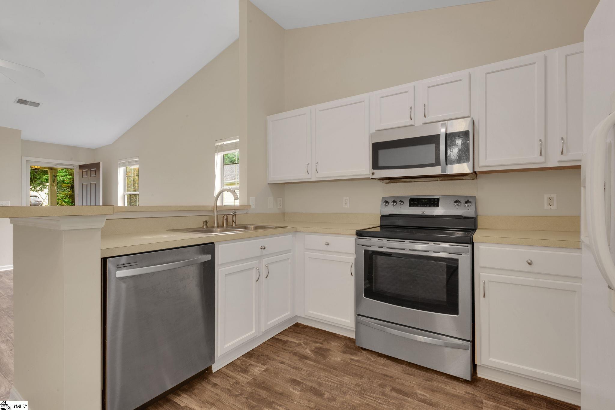 15 Hawkesbury Road Simpsonville, SC 29681 - Photo 13 of 44 Gallery Image 13
