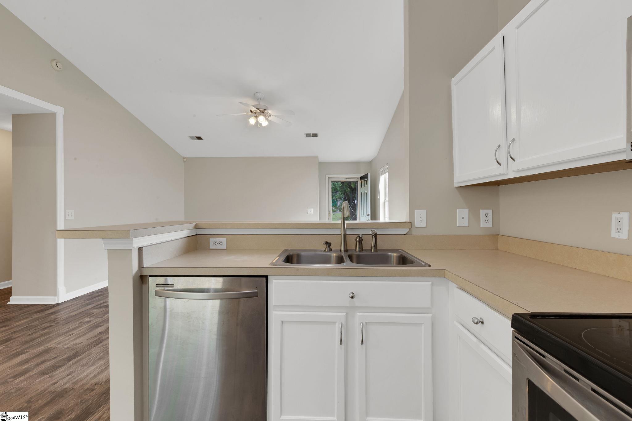 15 Hawkesbury Road Simpsonville, SC 29681 - Photo 15 of 44 Gallery Image 15