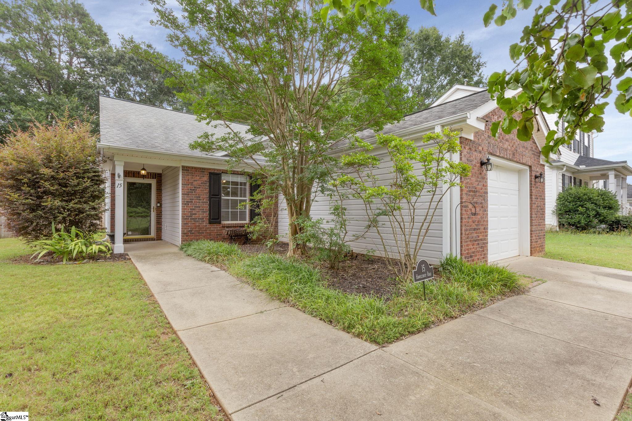 15 Hawkesbury Road Simpsonville, SC 29681 - Photo 2 of 44 Gallery Image 2