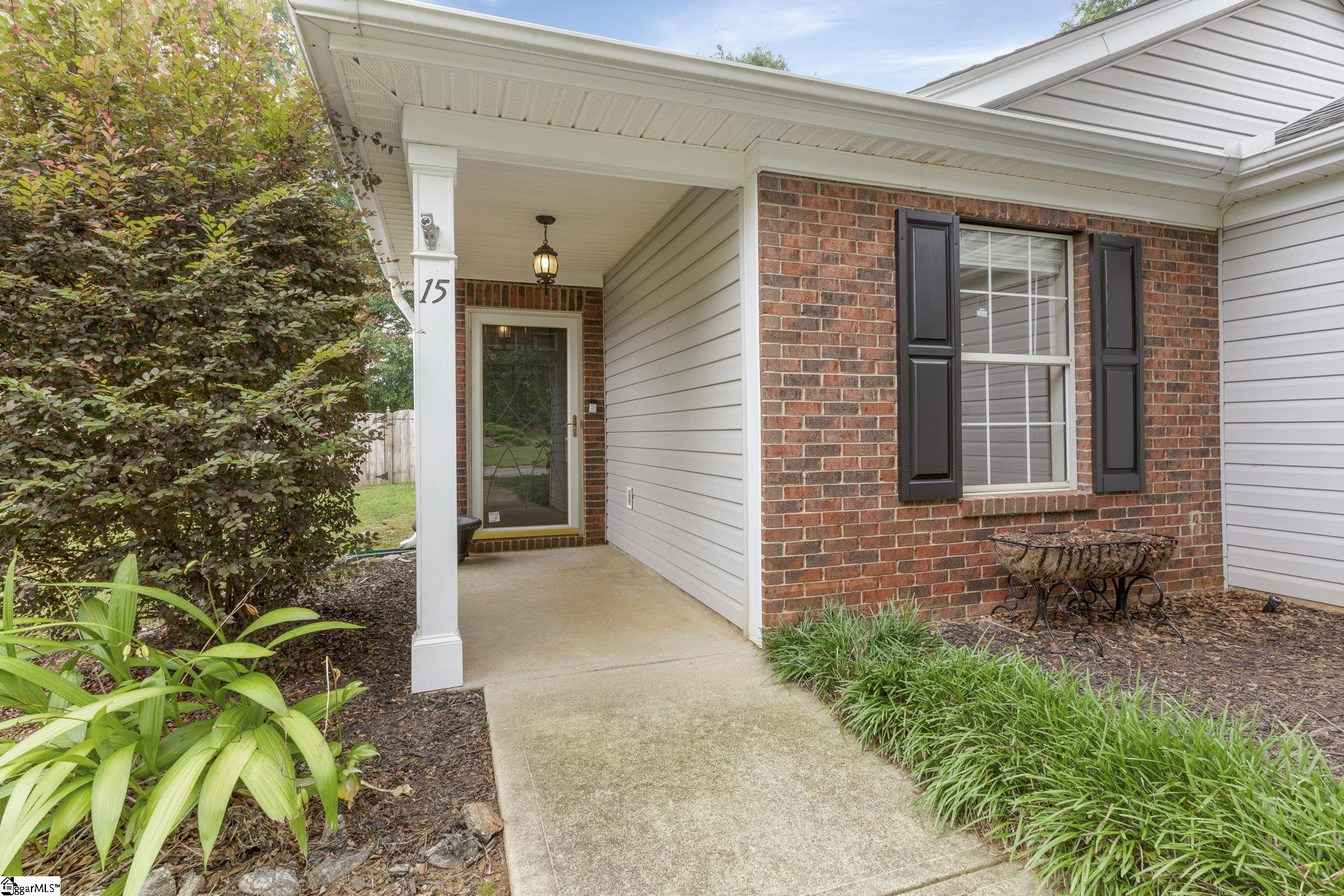 15 Hawkesbury Road Simpsonville, SC 29681 - Photo 4 of 44 Gallery Image 4