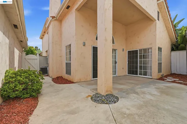 $498,000 | 1500 Scenic Drive, Unit 18, Modesto, CA 95355