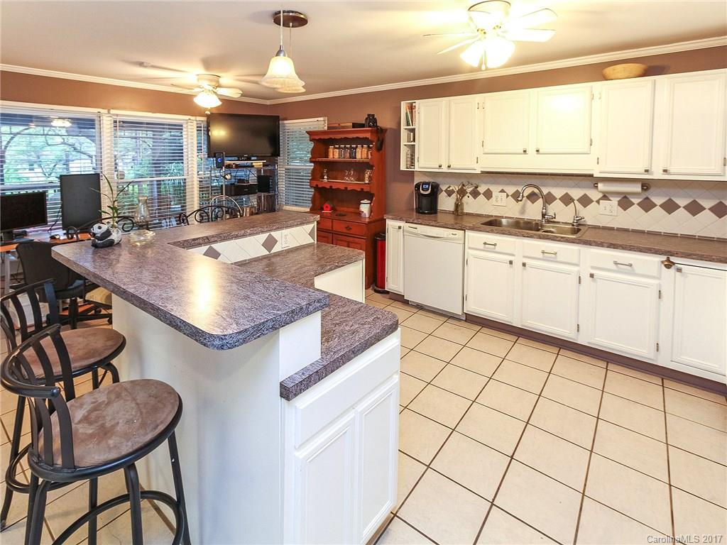 520 Manhasset Road Charlotte, NC 28209 - Photo 8 of 19 Gallery Image 8