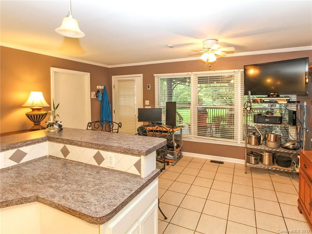 520 Manhasset Road Charlotte, NC 28209 - Photo 9 of 19 Gallery Image 9
