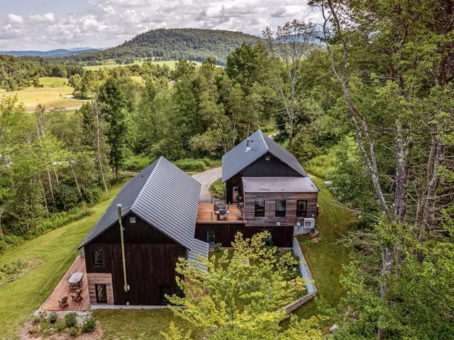 $1,595,000 | 60 Wolf Lane, Richmond, VT 05477