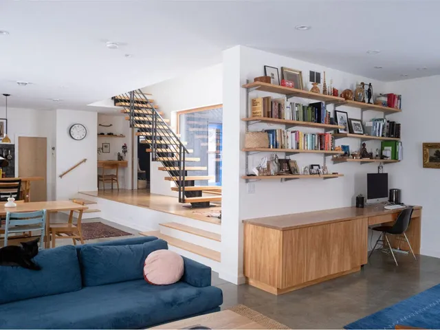 $1,595,000 | 60 Wolf Lane, Richmond, VT 05477