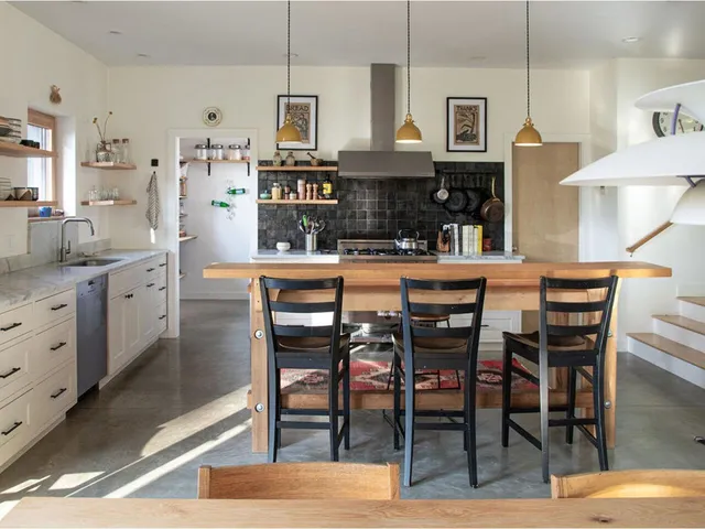 $1,595,000 | 60 Wolf Lane, Richmond, VT 05477