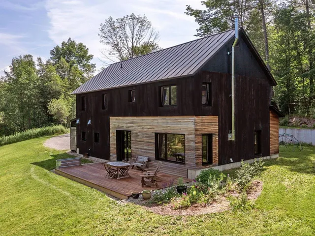 $1,595,000 | 60 Wolf Lane, Richmond, VT 05477
