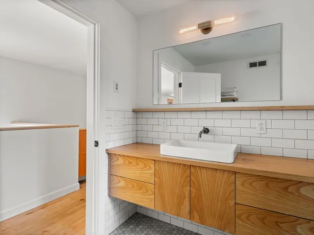 $1,595,000 | 60 Wolf Lane, Richmond, VT 05477