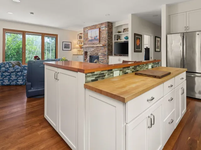 $1,595,000 | 60 Wolf Lane, Richmond, VT 05477