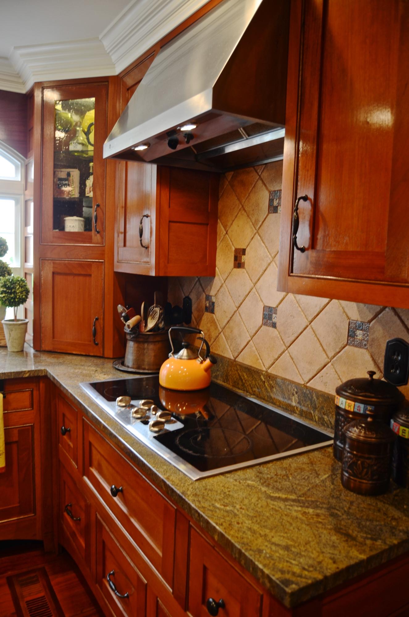 335 South Springview Road Maryville, TN 37801 - Photo 11 of 39 Tiled backsplash