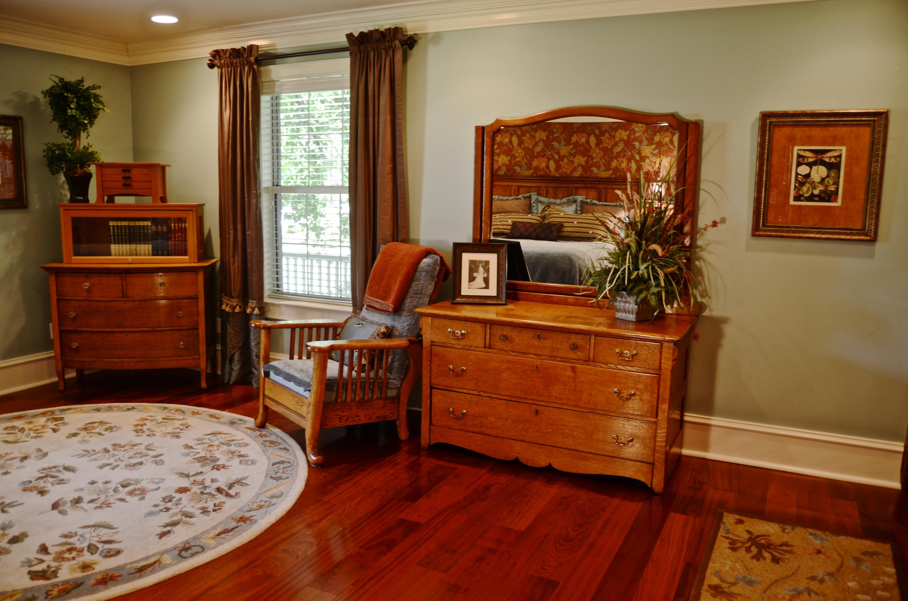 335 South Springview Road Maryville, TN 37801 - Photo 18 of 39 Wood floors & wide baseboard & crown