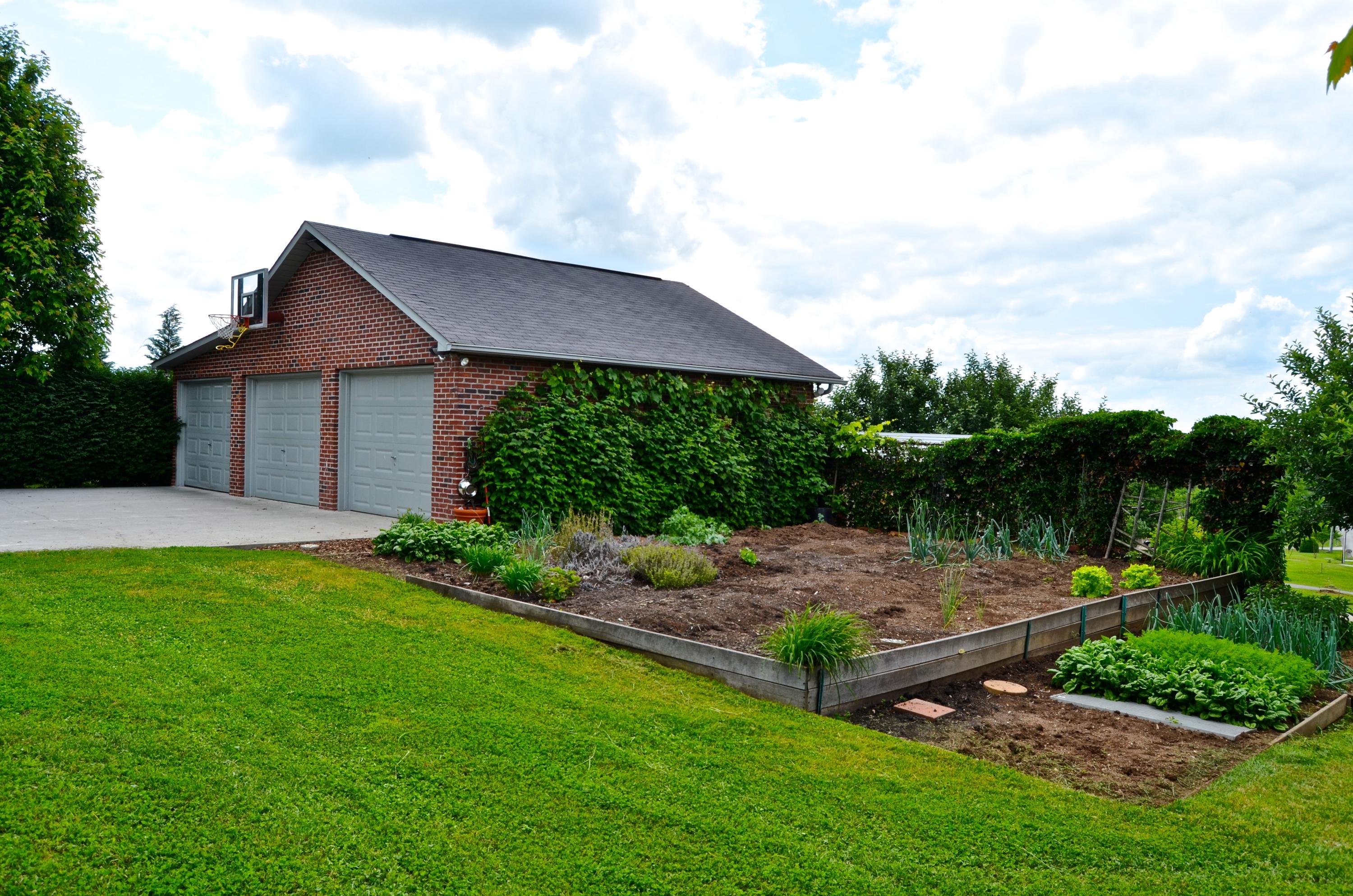 335 South Springview Road Maryville, TN 37801 - Photo 3 of 39 Detached 3 bay garage/workshop