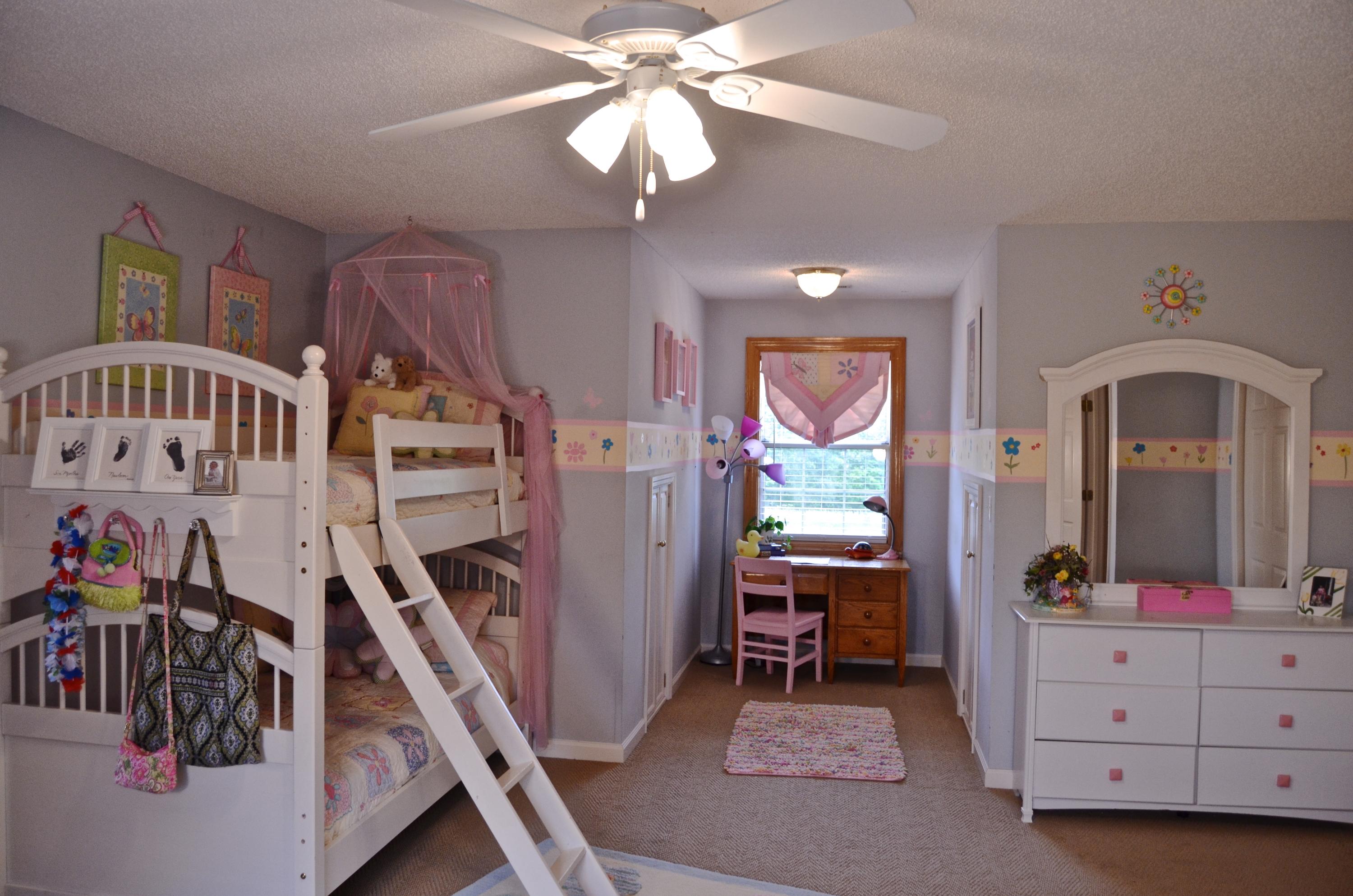 335 South Springview Road Maryville, TN 37801 - Photo 27 of 39 Bedroom 3 with window nook