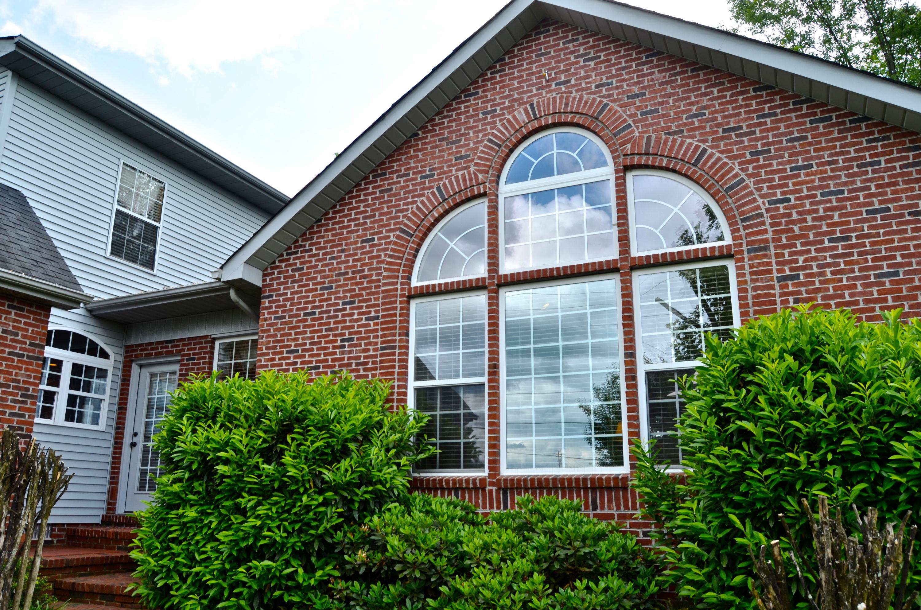 335 South Springview Road Maryville, TN 37801 - Photo 36 of 39 Beautiful window lets light in greatroom