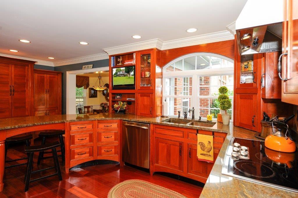335 South Springview Road Maryville, TN 37801 - Photo 10 of 39 Kitchen