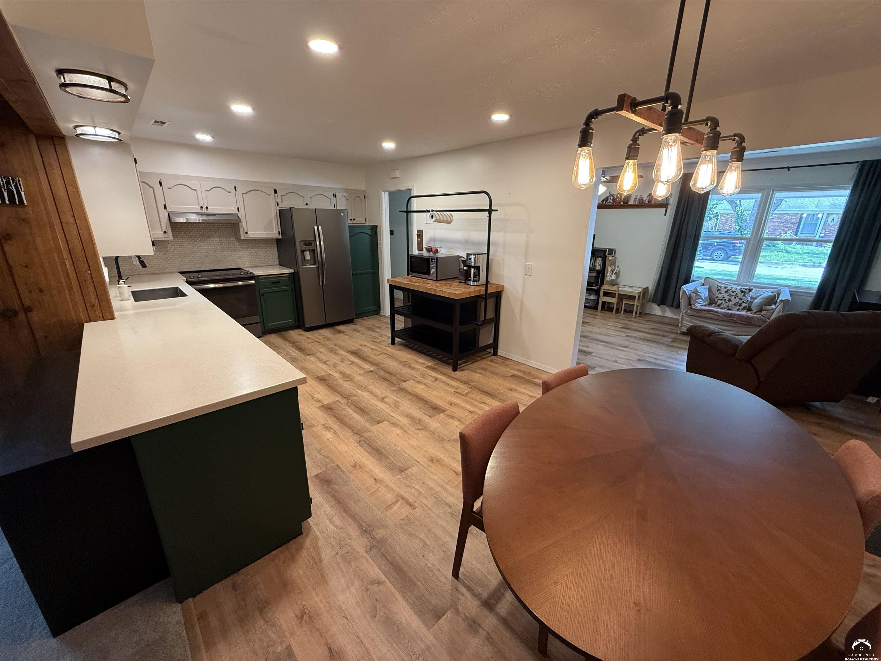 722 Randall Road Lawrence, KS 66049 - Photo 6 of 29