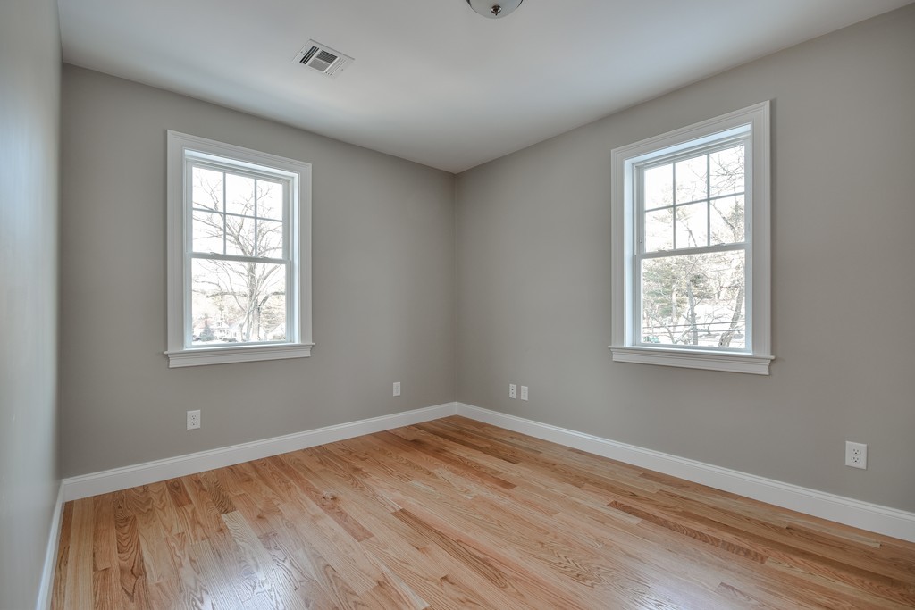 33 Stratford Road Natick, MA 01760 - Photo 19 of 22