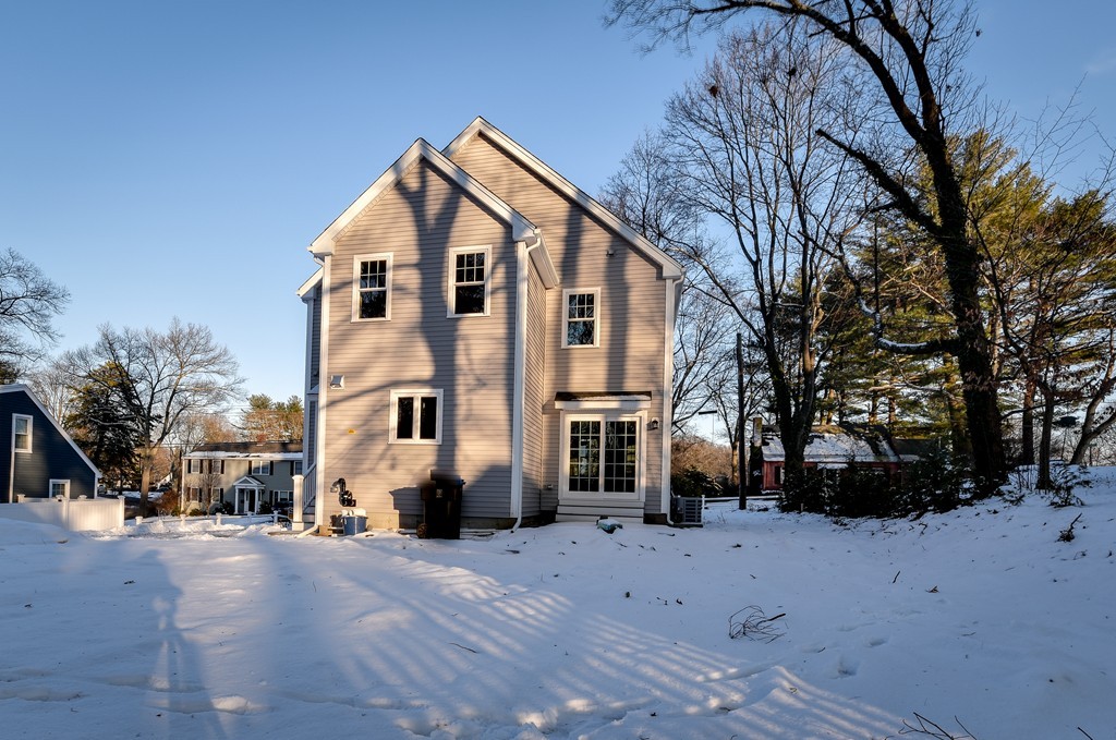 33 Stratford Road Natick, MA 01760 - Photo 3 of 22
