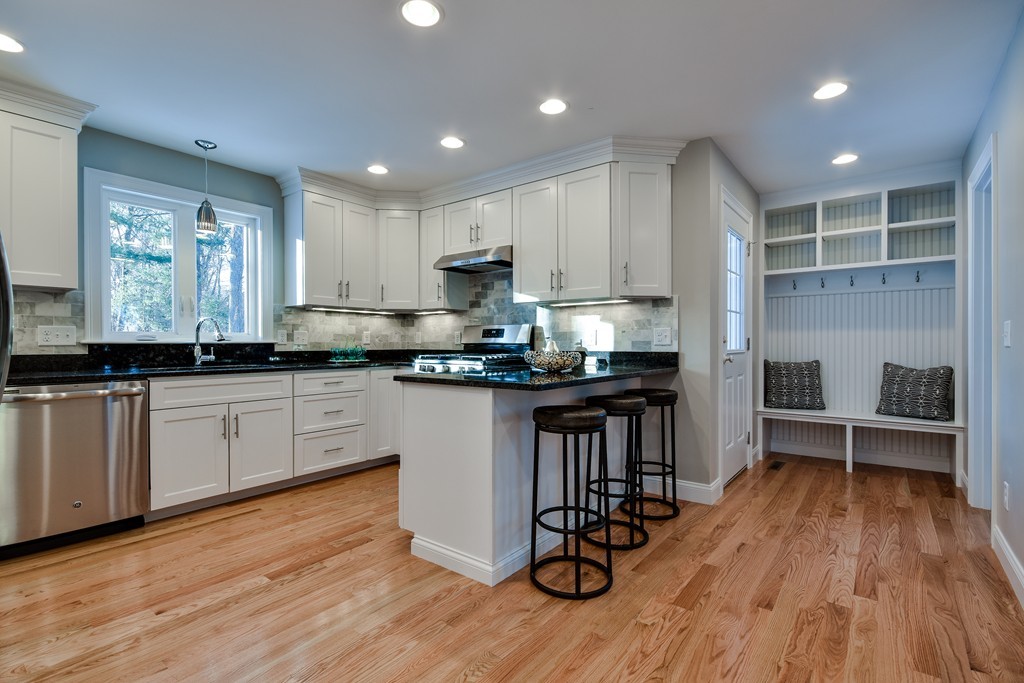 33 Stratford Road Natick, MA 01760 - Photo 8 of 22
