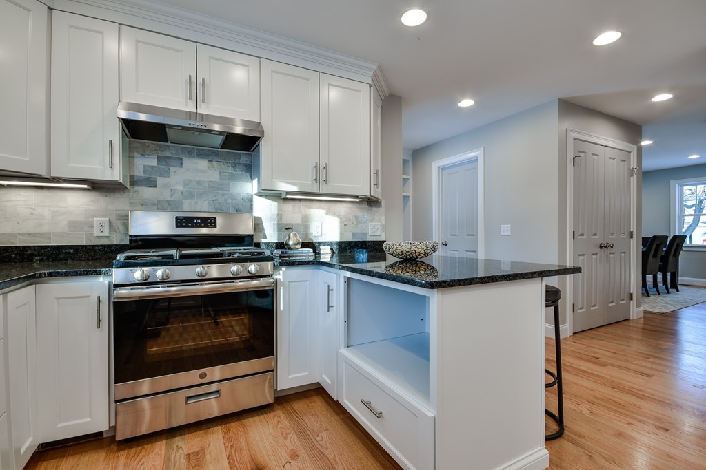 33 Stratford Road Natick, MA 01760 - Photo 9 of 22