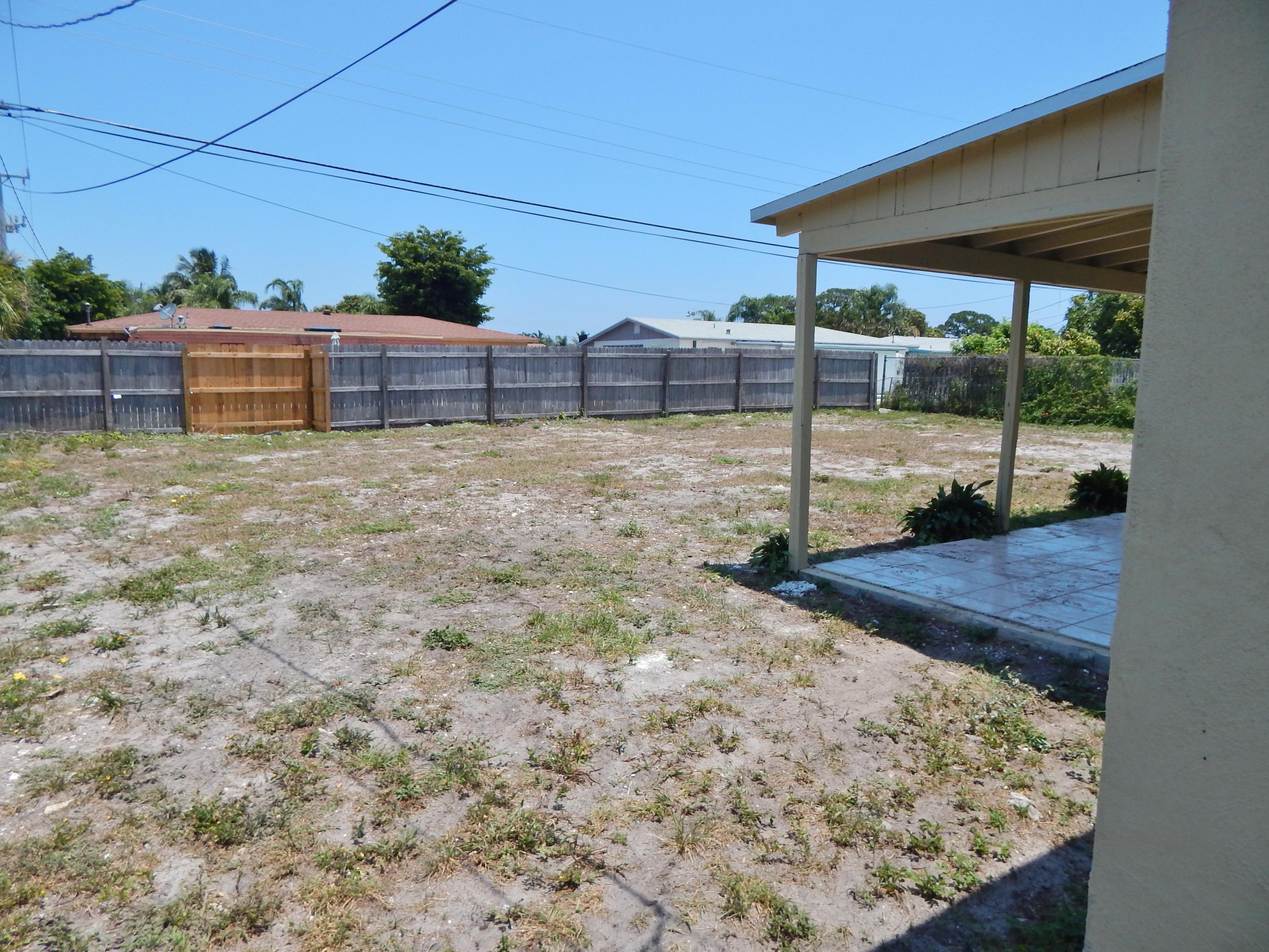 480 West 32nd Street Riviera Beach, FL 33404 - Photo 13 of 13 027 (1)